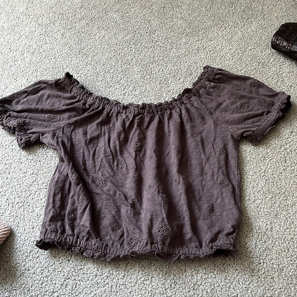 American Eagle Women’s Off-the-Shoulder Cropped Shirt